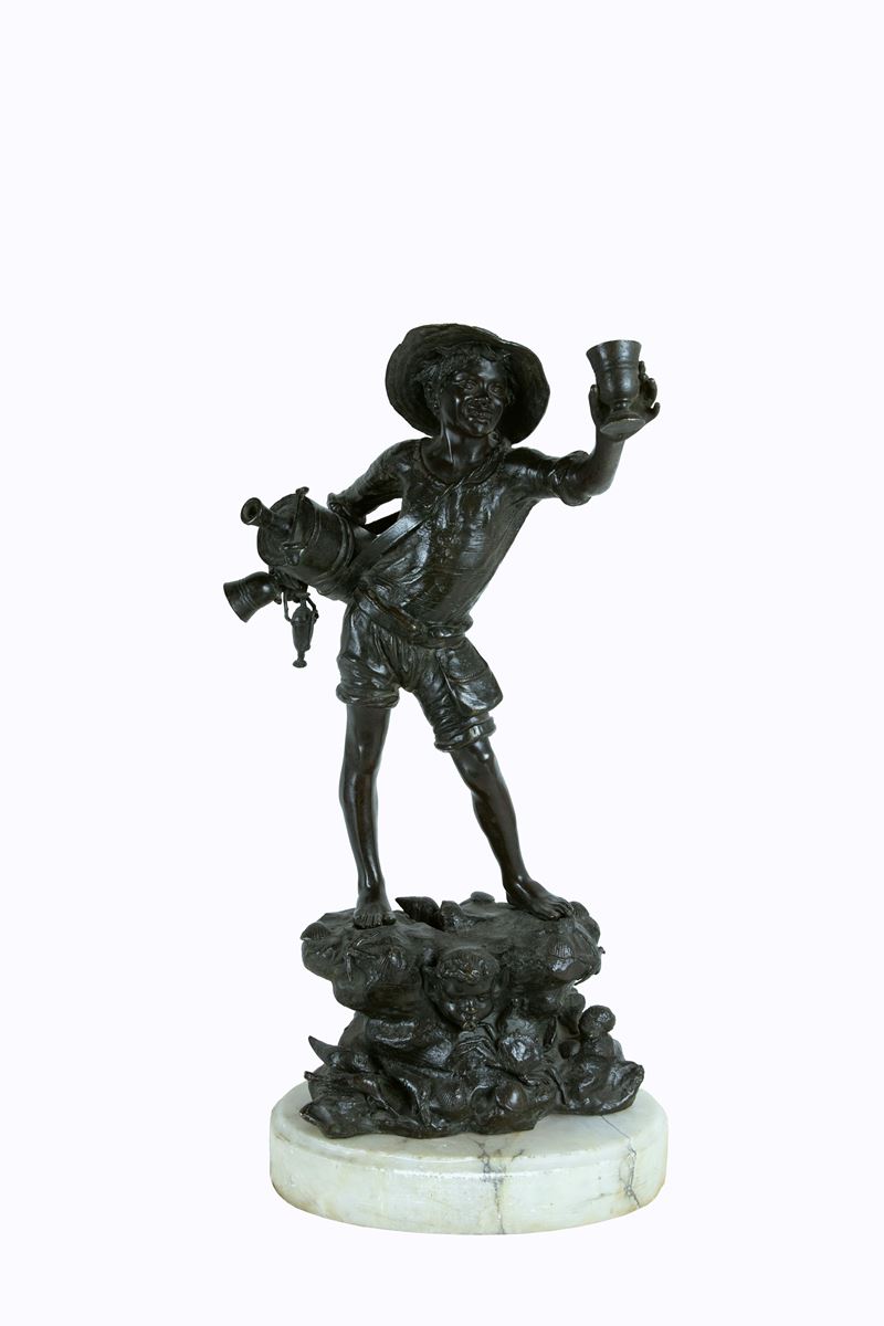 °SCULTURA IN BRONZO A PATINA RAFFIGURANTE GIOVANE ACQUAIOLO SU BASE IN MARMO