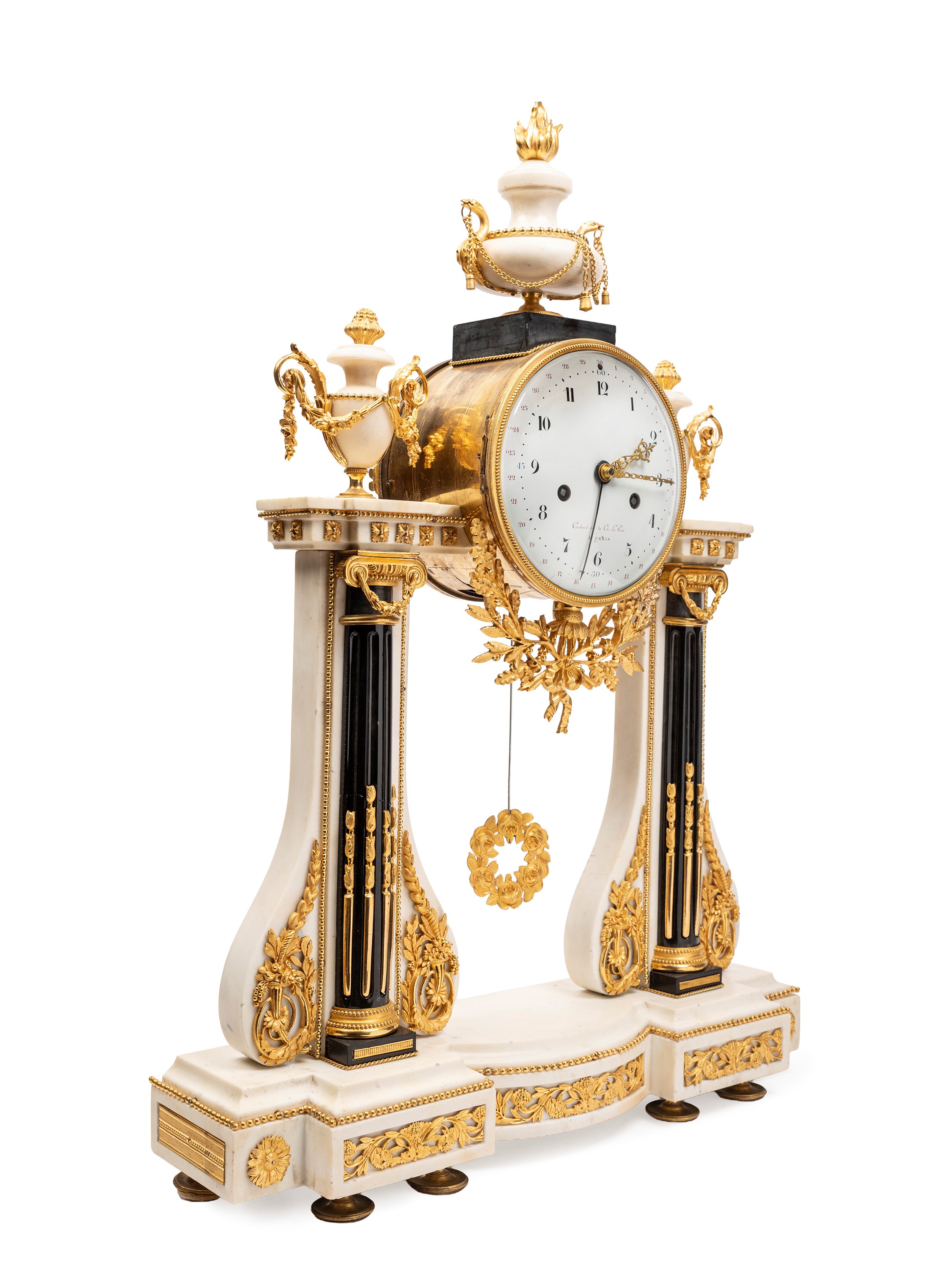 Orologio a portico Luigi XVI, Pendola in marmo bianco e nero con bronzi dorati (Parigi, 1780)