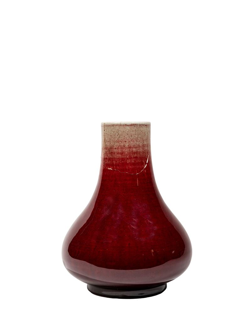 VASO IN PORCELLANA MONOCROMA SANGUE DI BUE