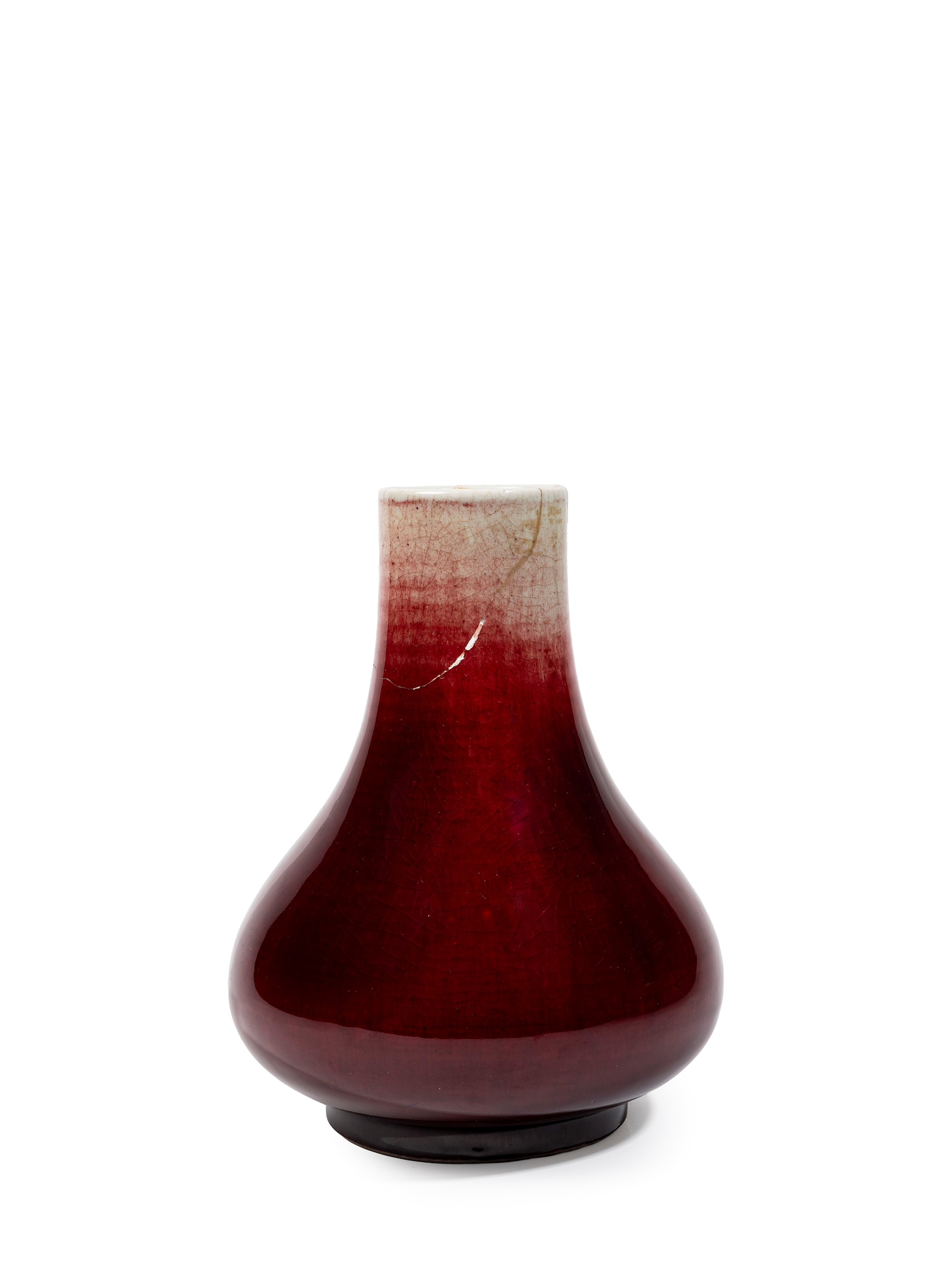 Cina, dinastia Qing (Qianlong), Vaso in porcellana monocroma “sangue di bue”