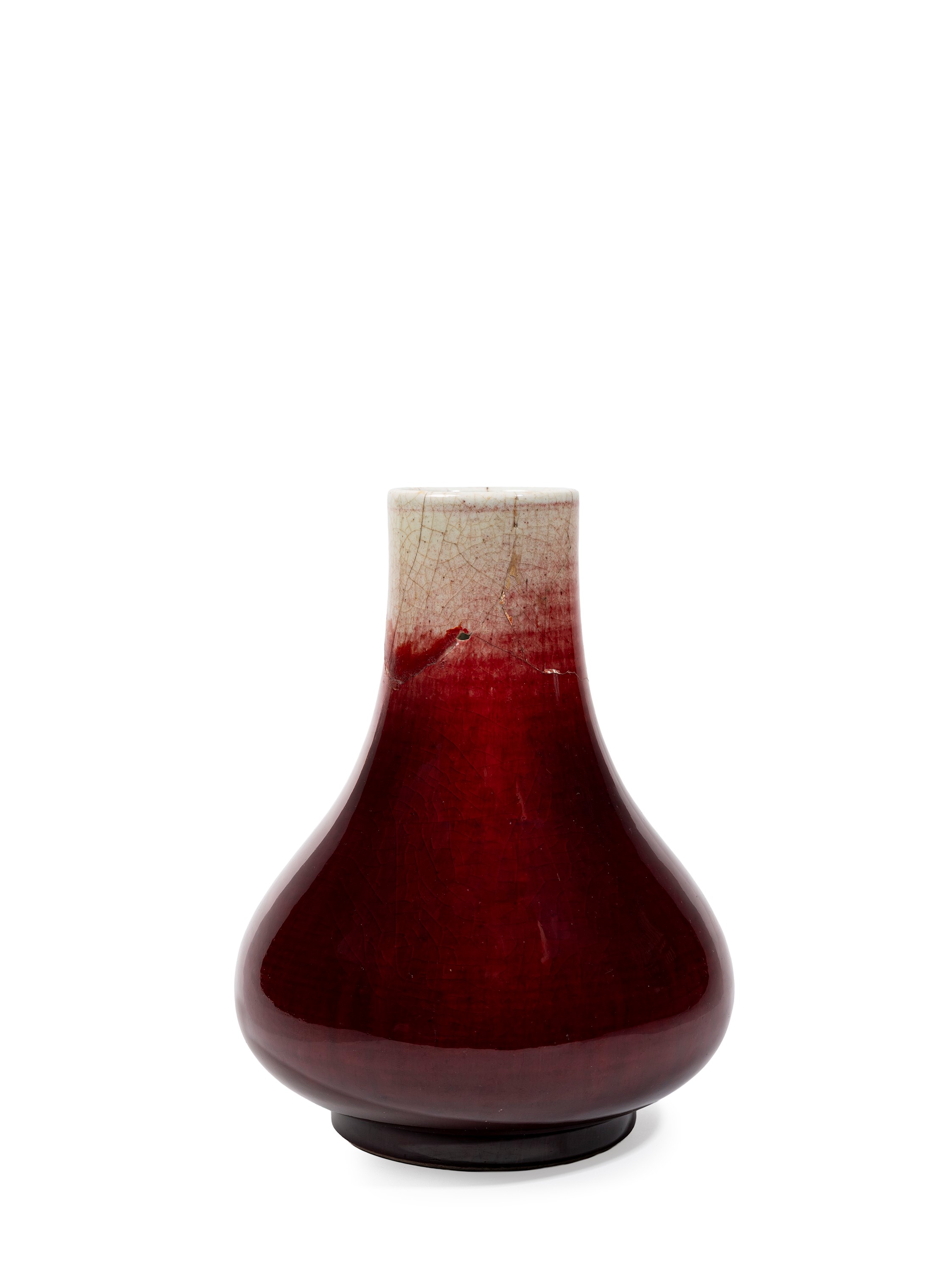 Cina, dinastia Qing (Qianlong), Vaso in porcellana monocroma “sangue di bue”
