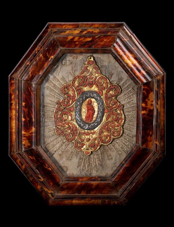 ☼RELIQUARIO IN CORALLO E RAME DORATO ENTRO TECA IN TARTARUGA