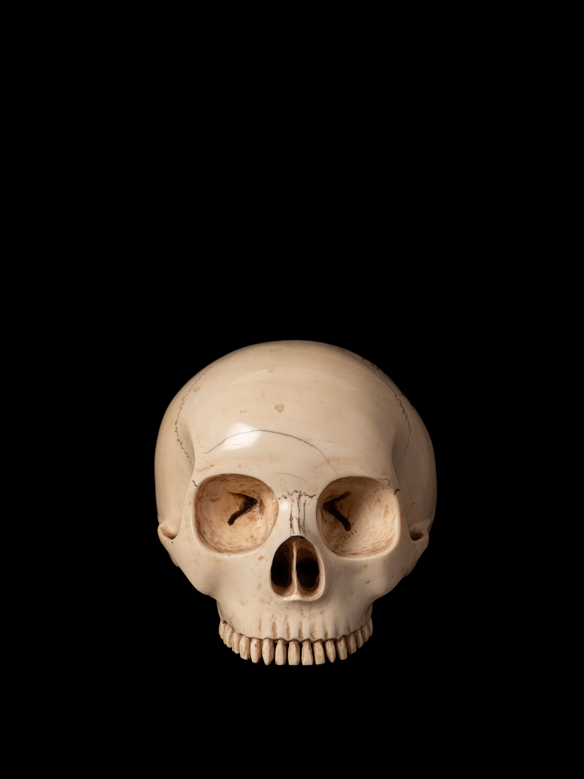 Giappone (periodo Meiji), Memento mori con teschio in avorio finemente modellato