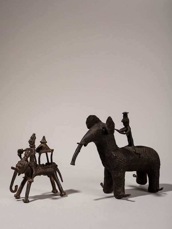 LOTTO COMPOSTO DA DUE SCULTURE IN BRONZO KOND