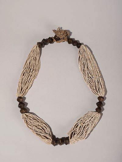 Collana tribale, perle in ottone e paste vitree, India (metà XX secolo)