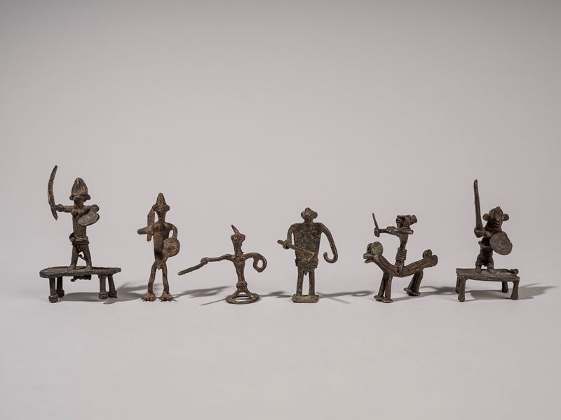 LOTTO COMPOSTO DA SEI FIGURE IN BRONZO