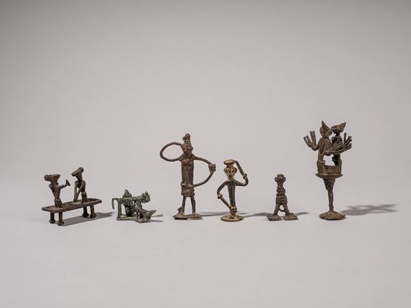 LOTTO COMPOSTO DA SEI FIGURE IN BRONZO
