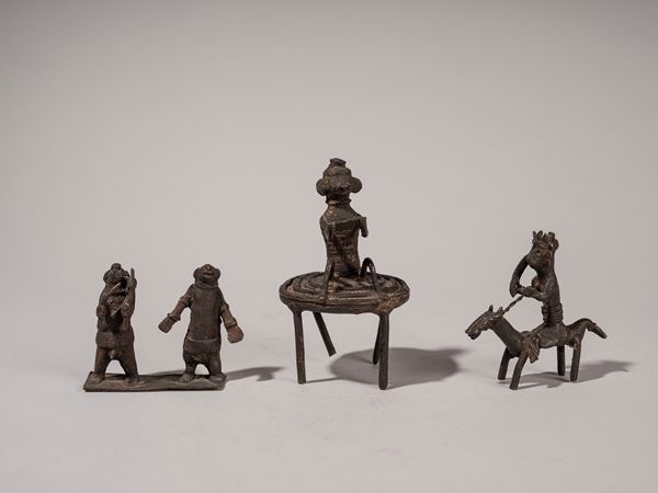 LOTTO COMPOSTO DA TRE SCULTURE KOND IN BRONZO