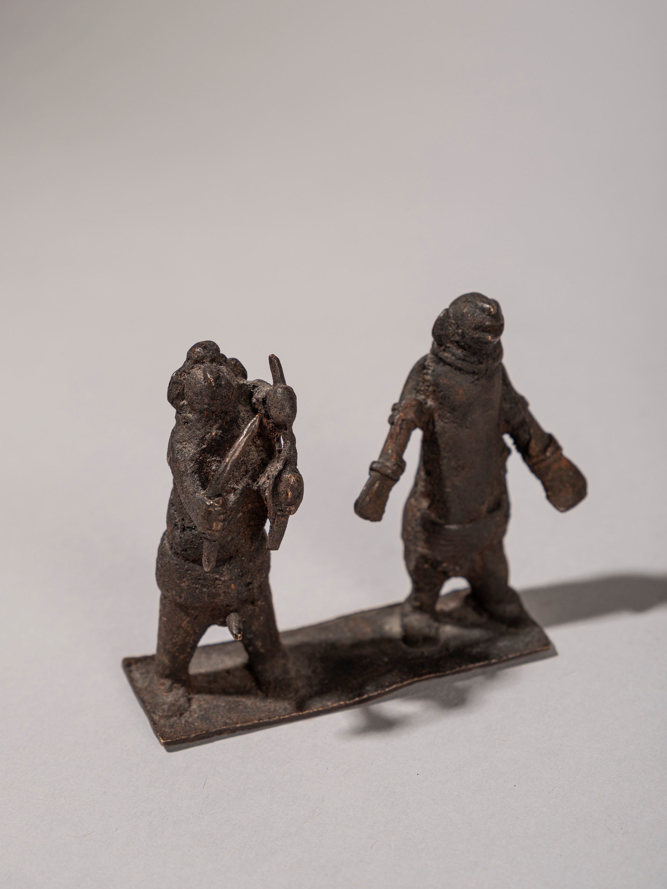 LOTTO COMPOSTO DA TRE SCULTURE KOND IN BRONZO