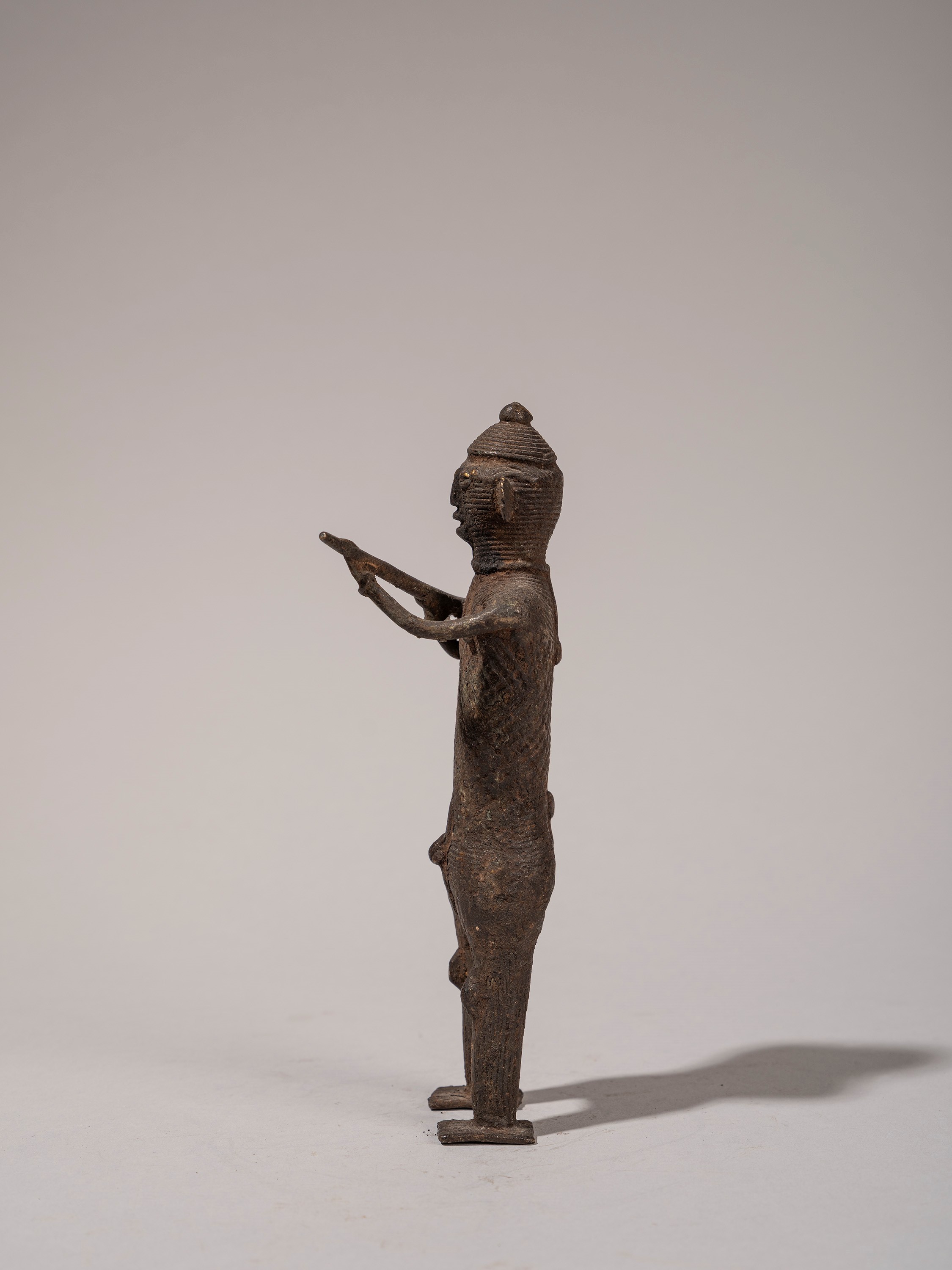 FIGURA IN BRONZO RAFFIGURANTE GUERRIERO KOND