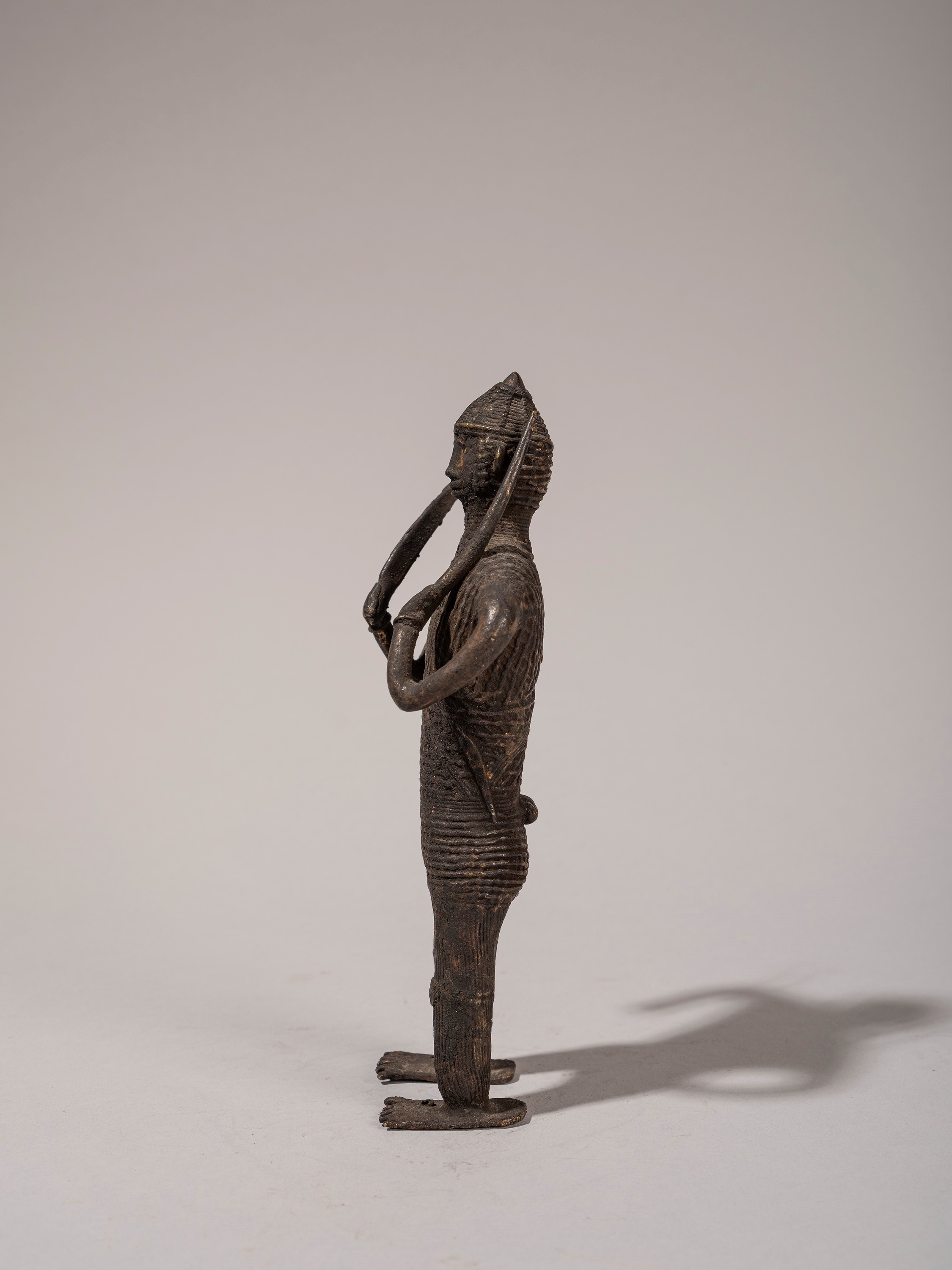 FIGURA IN BRONZO RAFFIGURANTE GUERRIERO KOND