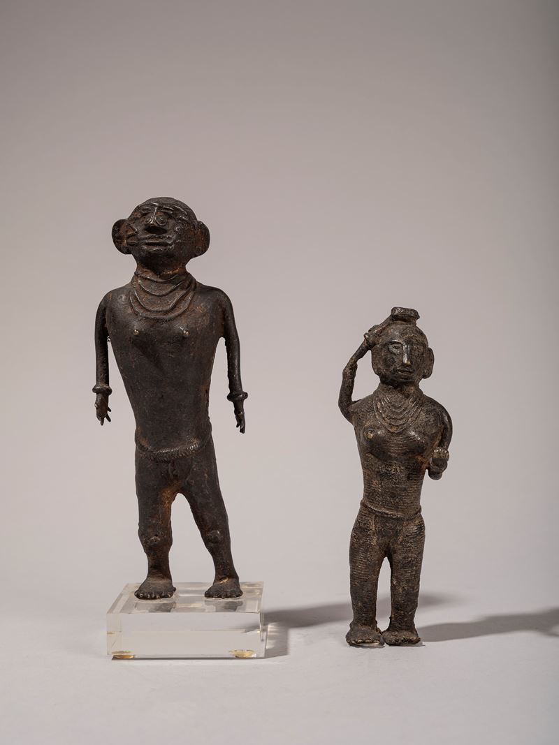 LOTTO COMPOSTO DA DUE FIGURE IN BRONZO KOND
