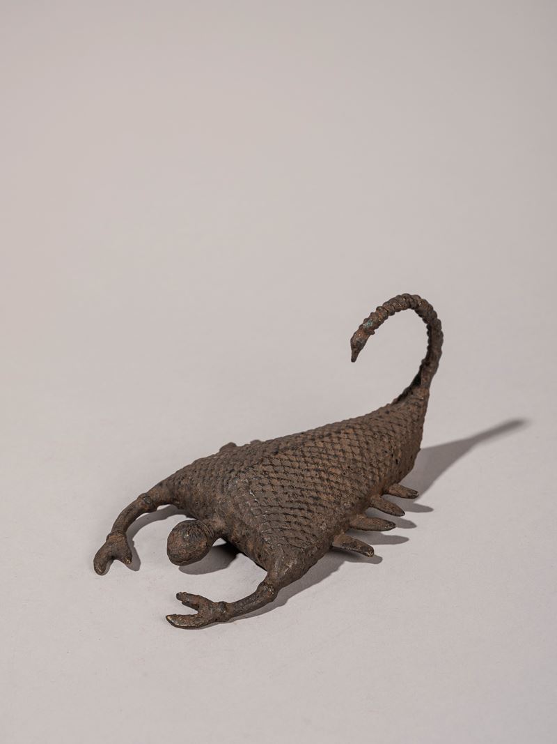 SCULTURA IN BRONZO RAFFIGURANTE SCORPIONE KOND
