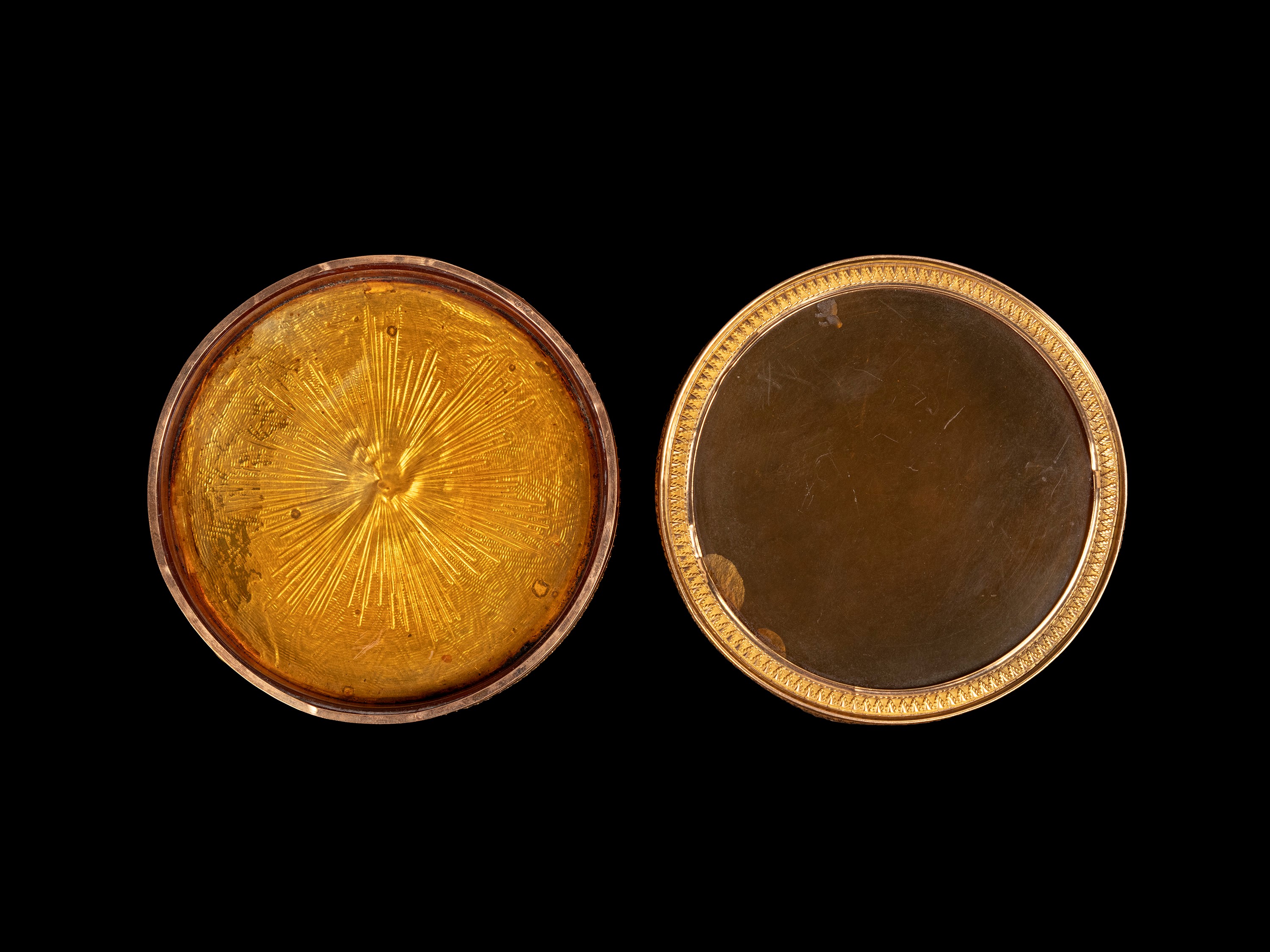 TABACCHIERA IN ORO DIPINTA CON MINIATURA