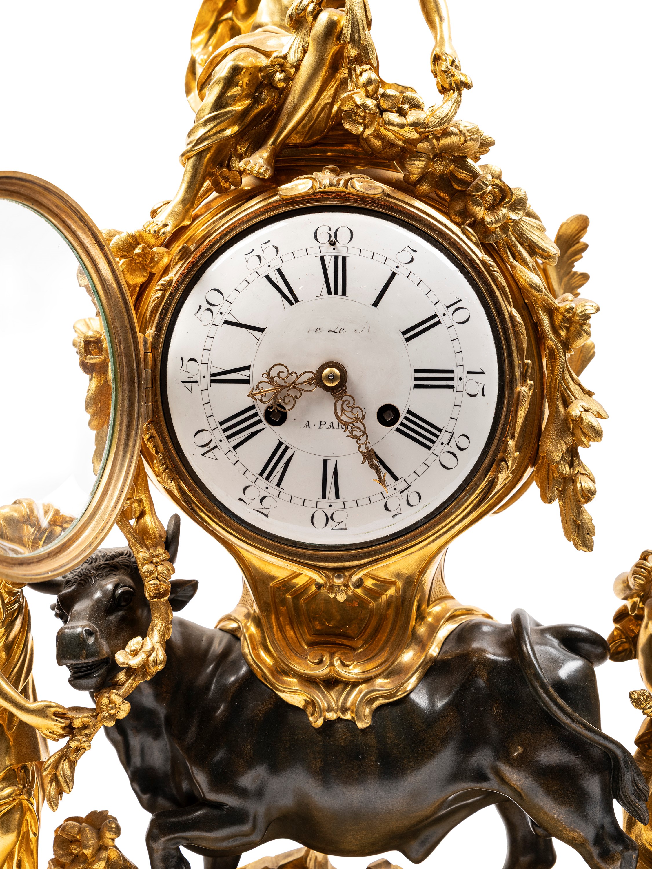 Orologio in stile Luigi XV, cassa in bronzo dorato cesellato con allegoria mitologica (rapimento ...