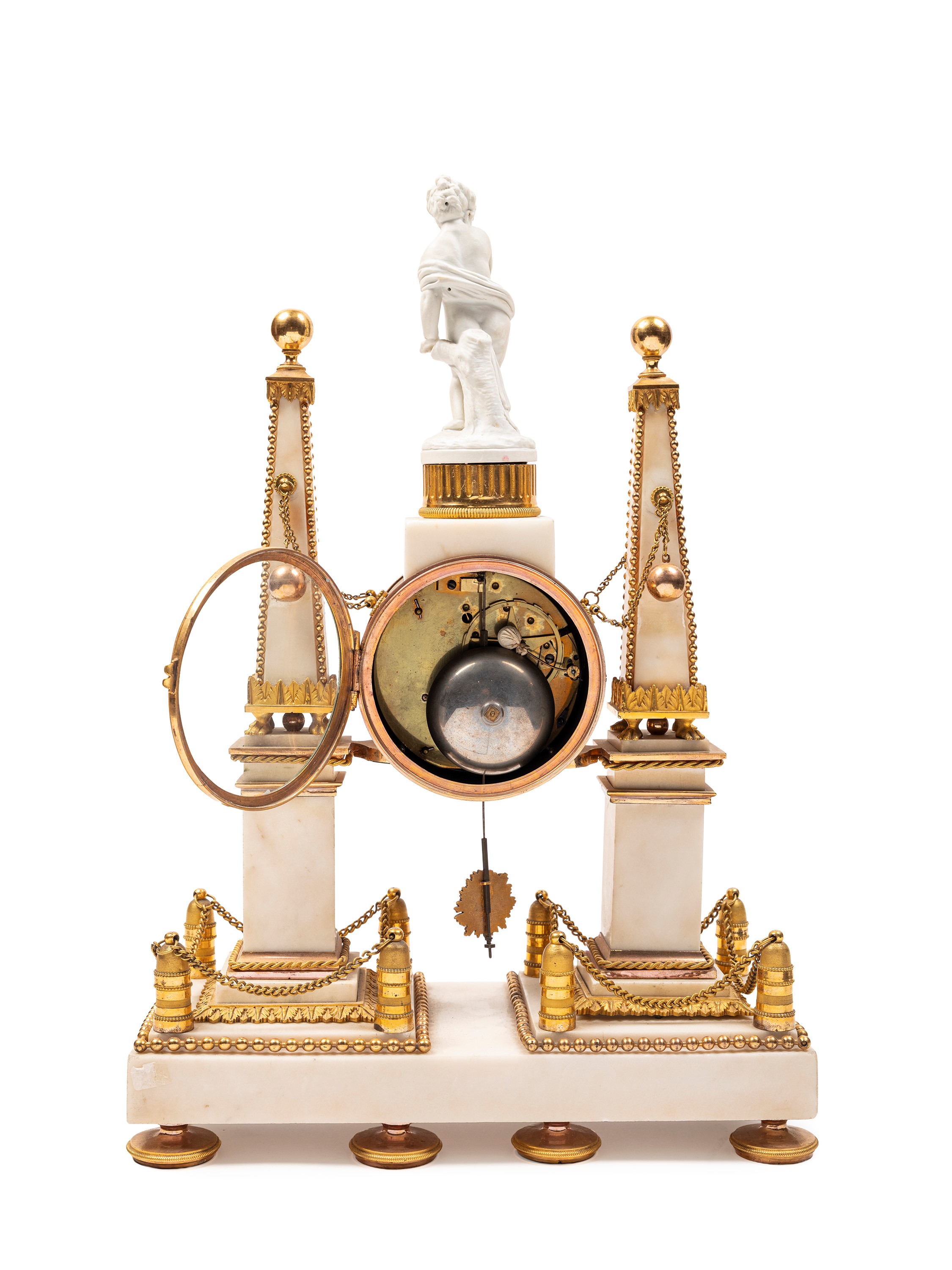 Pendola Luigi XVI, cassa in marmo bianco e bronzo dorato, XVIII secolo