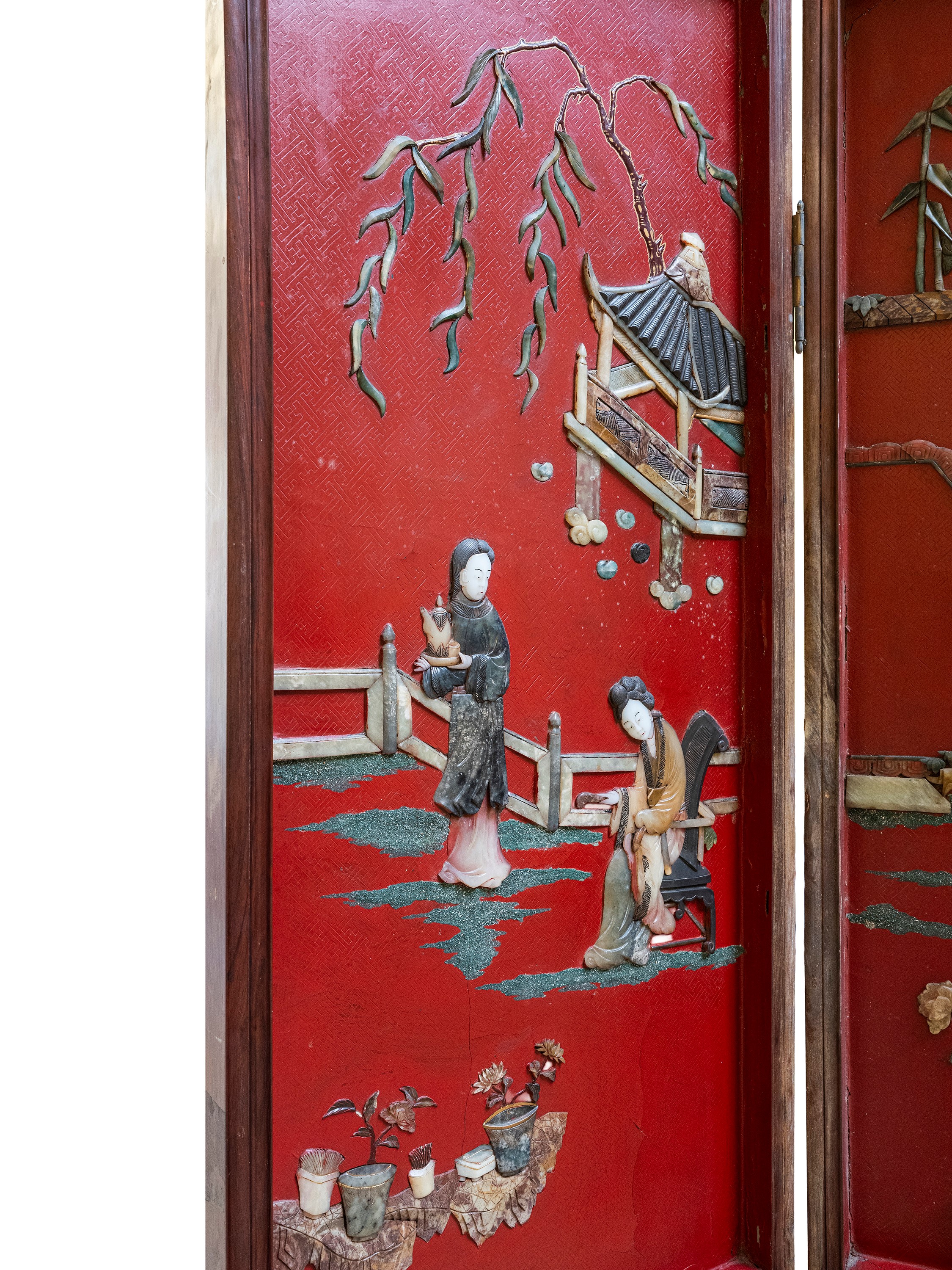 Paravento in legno laccato con pietre dure, Cina (inizio XX secolo)