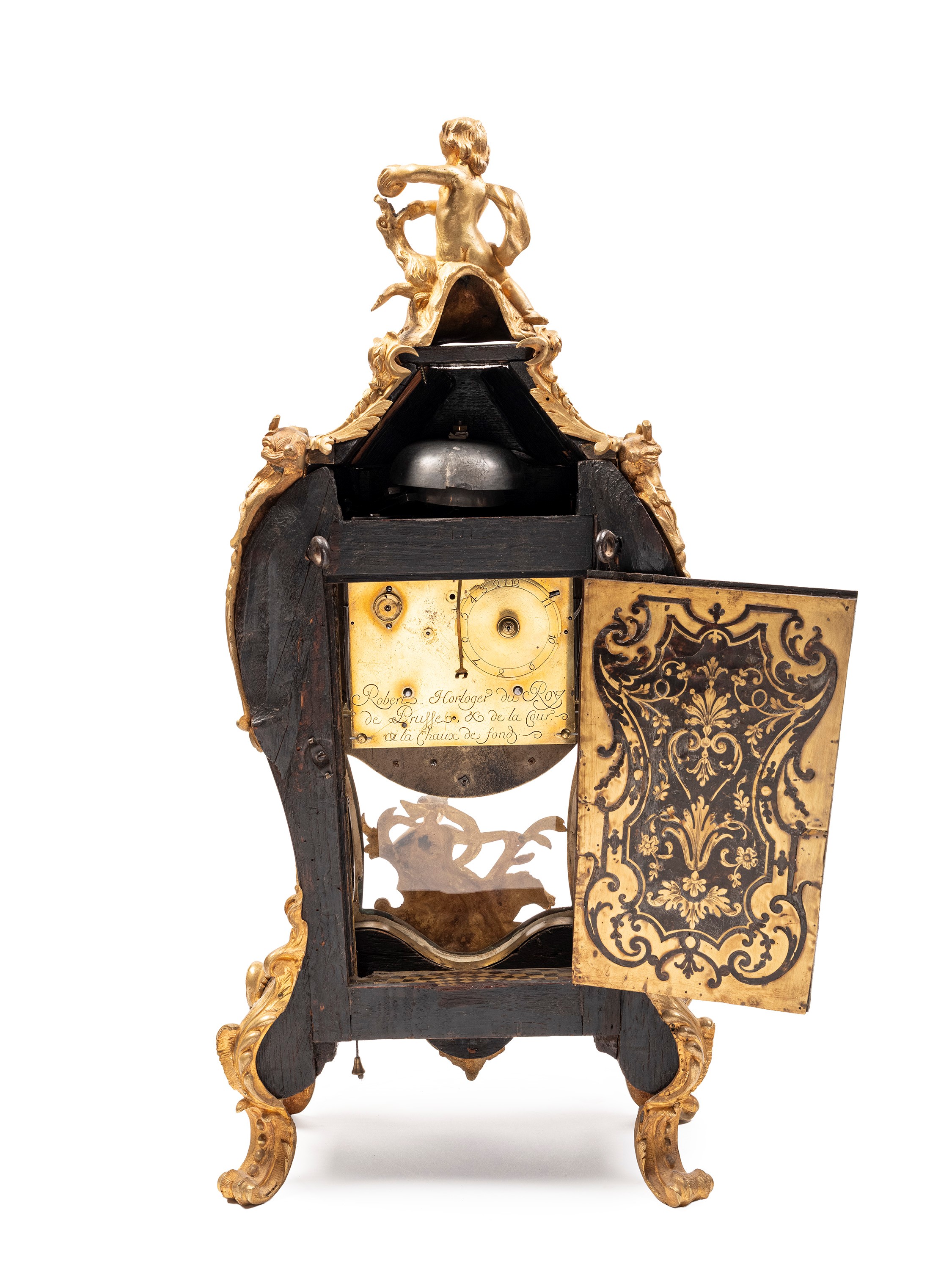 Orologio con mensola neoclassiche, cassa in legno stile Boulle con applicazioni in tartaruga e br...
