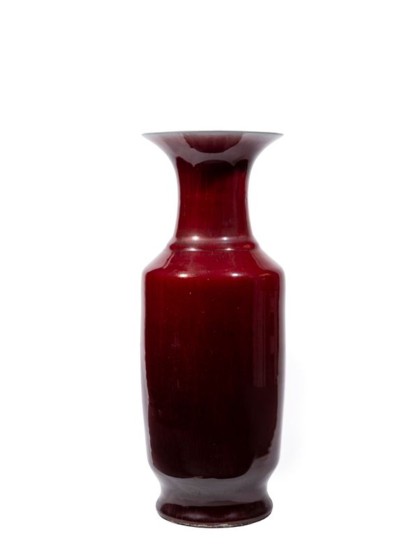 VASO IN PORCELLANA SANGUE DI BUE