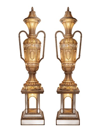 Coppia di monumentali lampade a vaso, in vetro molato, XX secolo