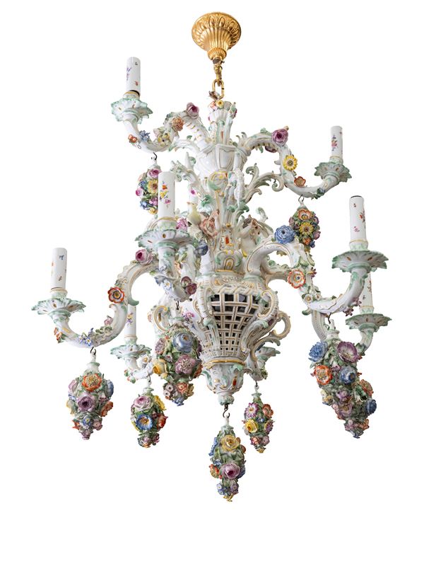 °GRANDE LAMPADARIO IN PORCELLANA