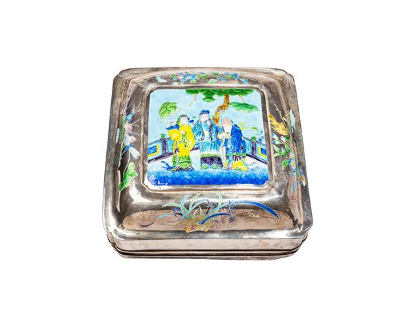 AN ENAMELLED SILVER BOX