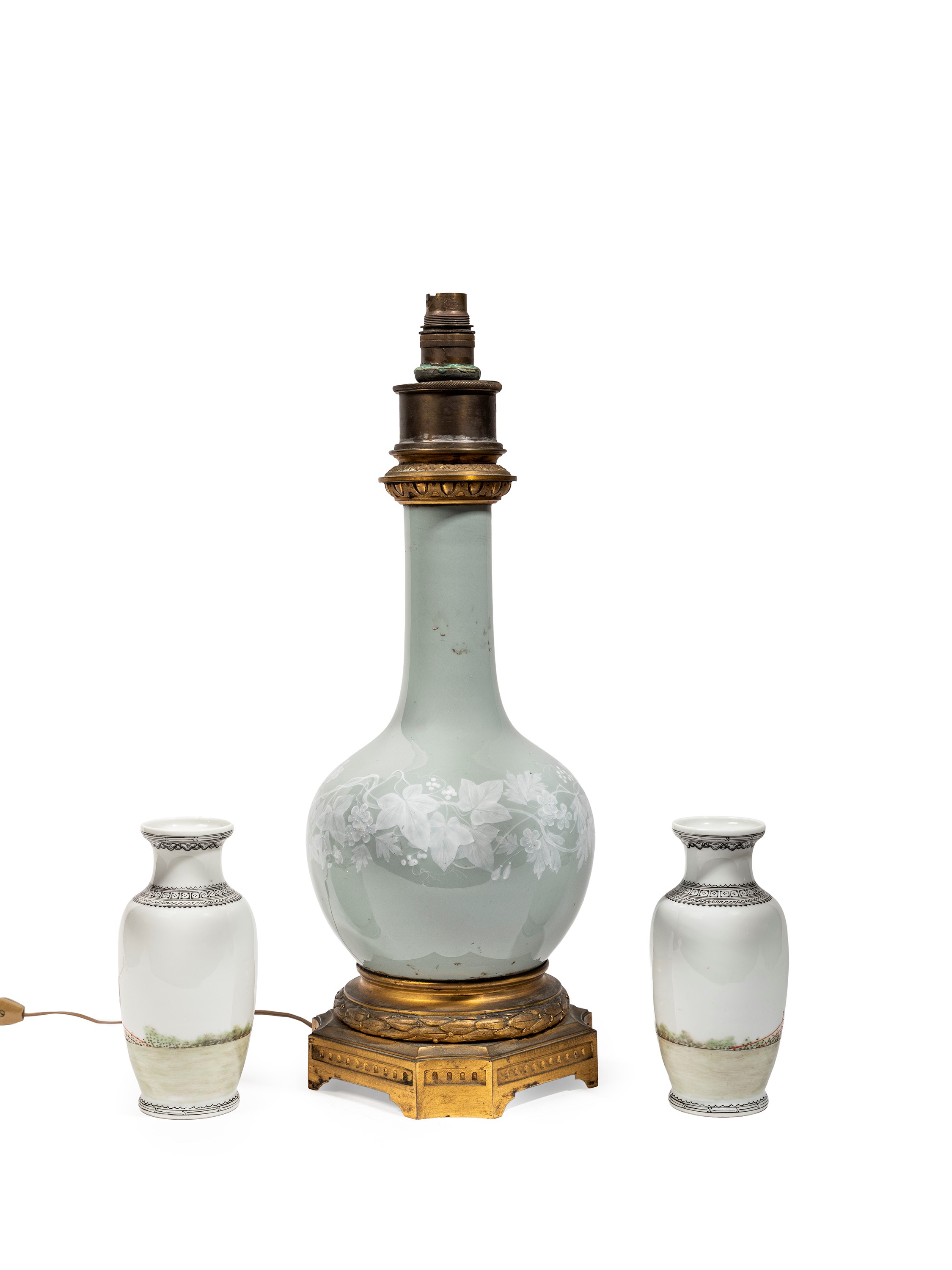 COPPIA DI VASI FAMIGLIA ROSA E VASO CELADON MONTATO A LAMPADA