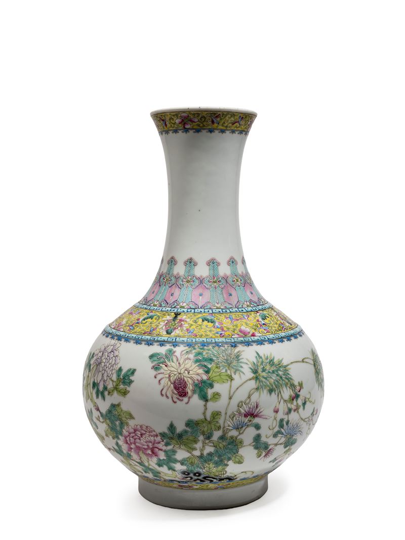 VASO IN PORCELLANA FAMIGLIA ROSA