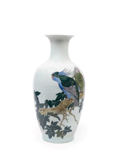 Raro Vaso in Porcellana Policroma