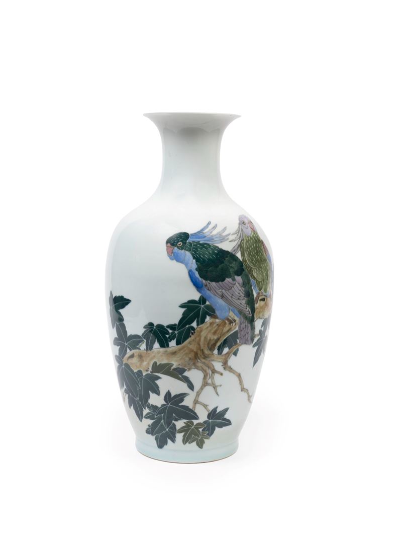 Raro Vaso in Porcellana Policroma