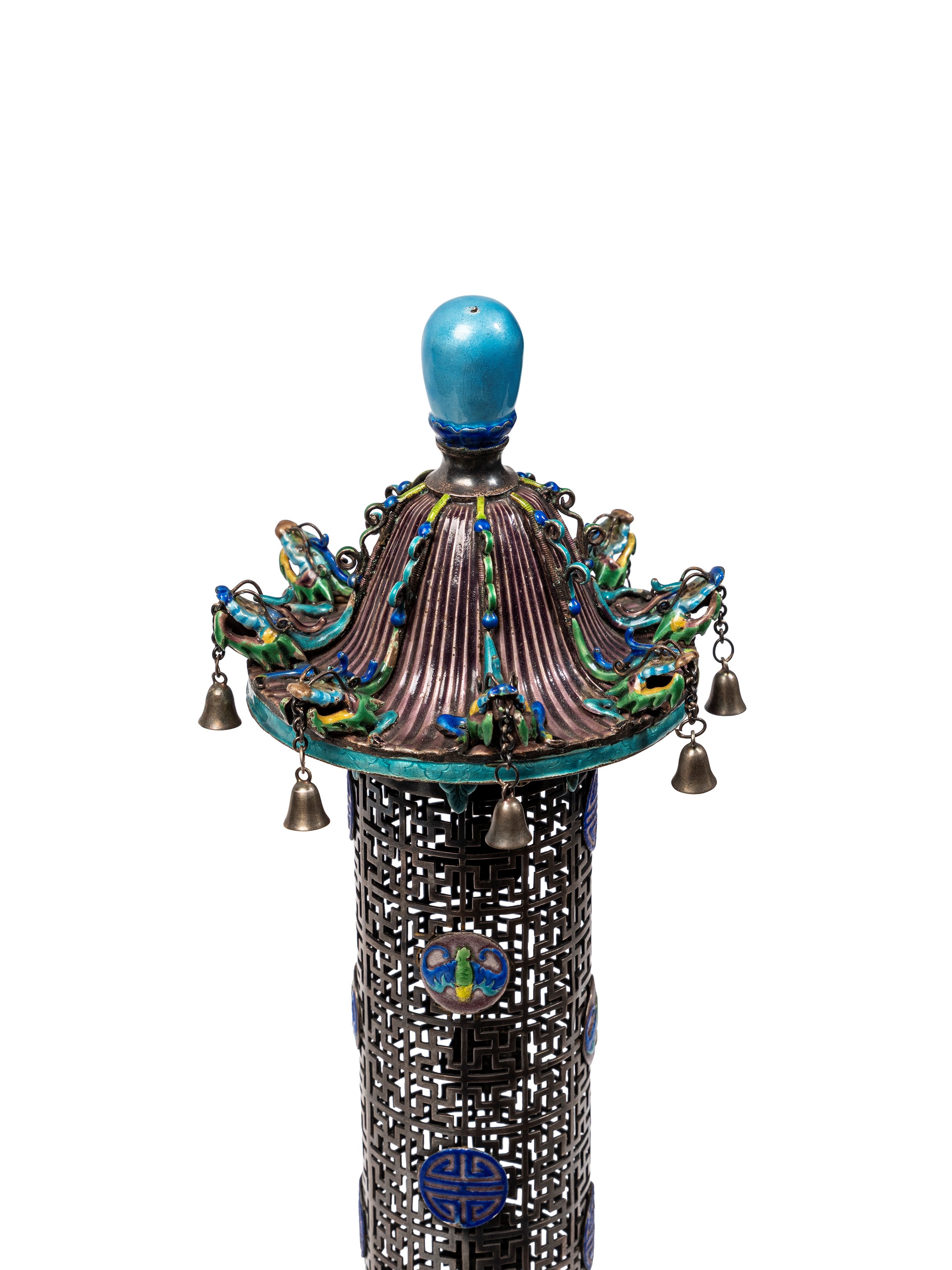 Cina, dinastia Qing, XIX secolo, Incensiere a forma di pagoda in argento smaltato