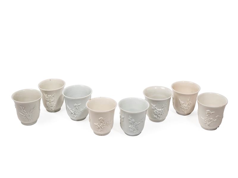 SET DI OTTO COPPE DA VINO IN PORCELLANA BLANC-DE-CHINE