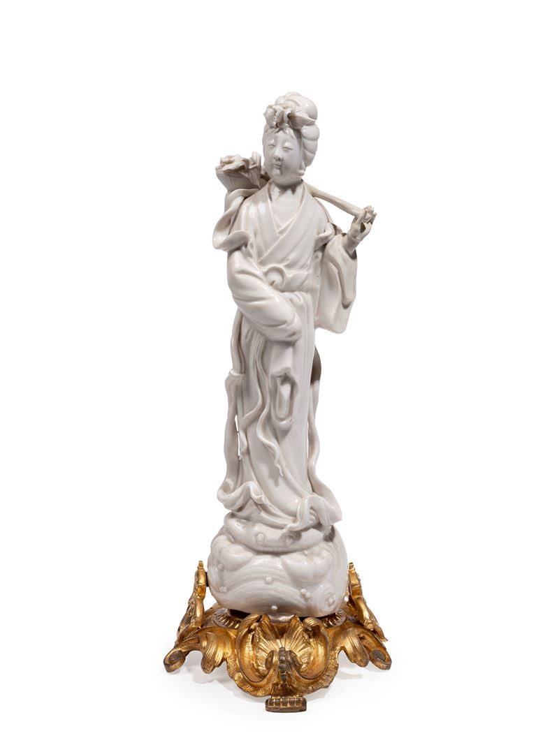 GRANDE FIGURA IN PORCELLANA BIANCA DI CINA