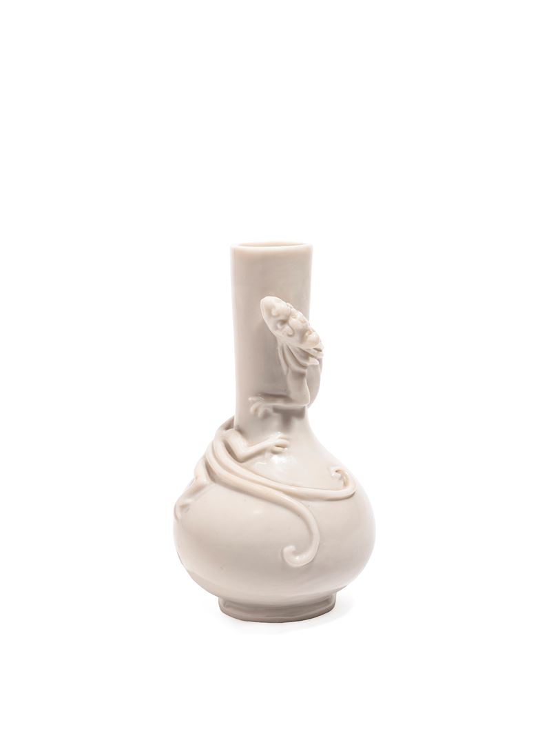 VASO IN PORCELLANA BIANCA DI CINA