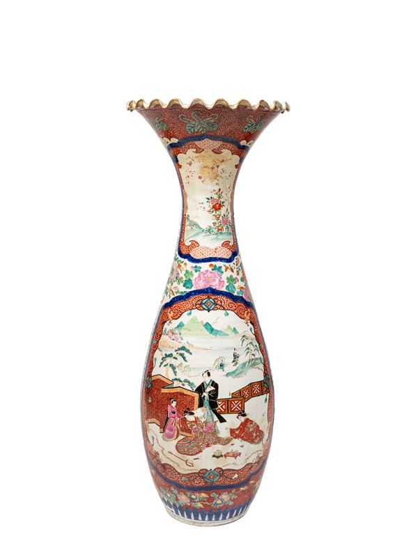 GRANDE VASO A TROMBA IN PORCELLANA KUTANI