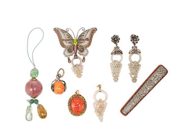 EIGHT OBJECTS IN SILVER ENAMELS JADES AND HARDSTONES