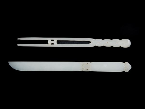 A WHITE JADE FORK AND KNIFE