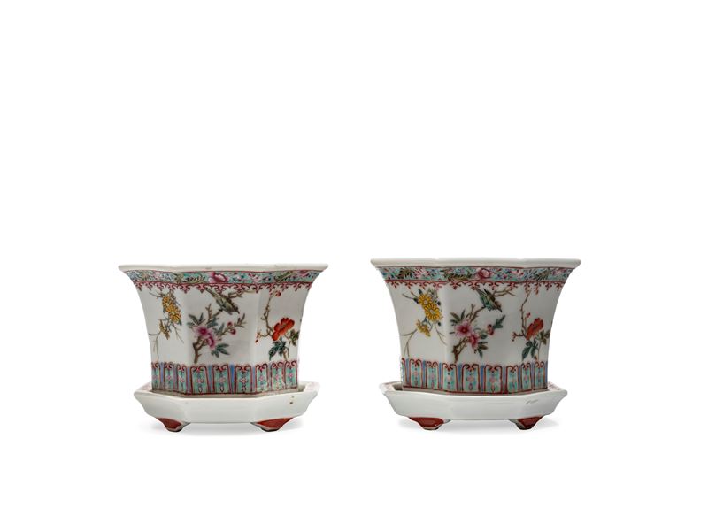 COPPIA DI PORTA FIORI CON BASE
