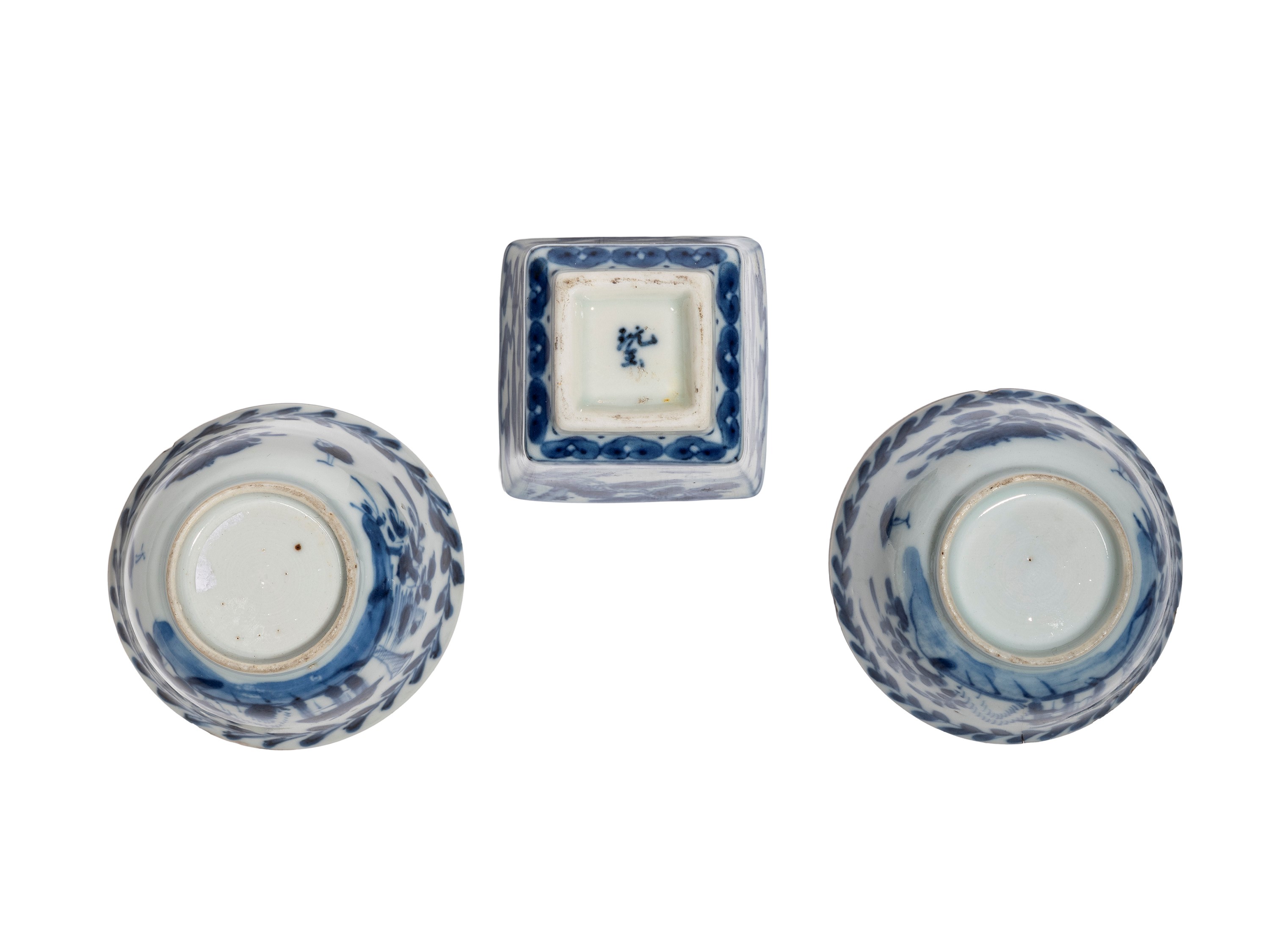 TRE TAZZINE IN PORCELLANA BIANCA E BLU