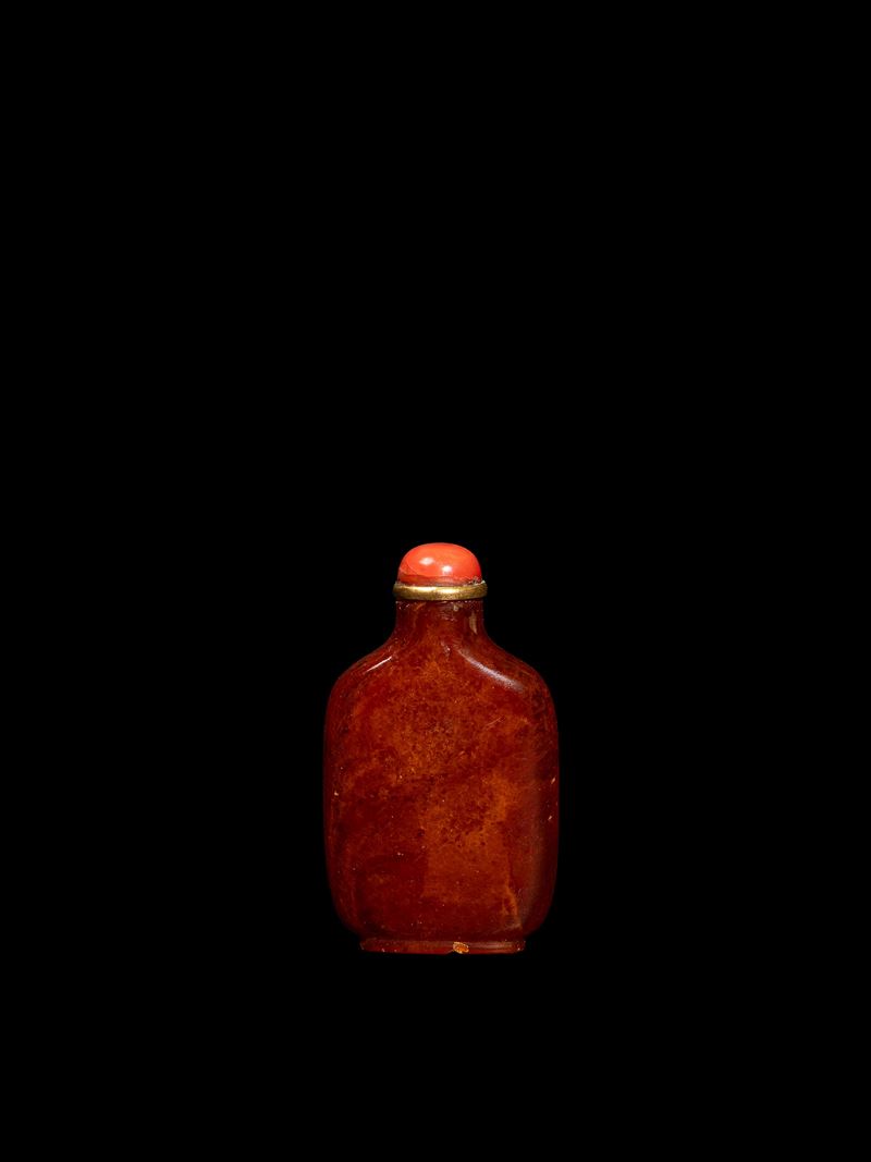 SNUFF BOTTLE IN AMBRA