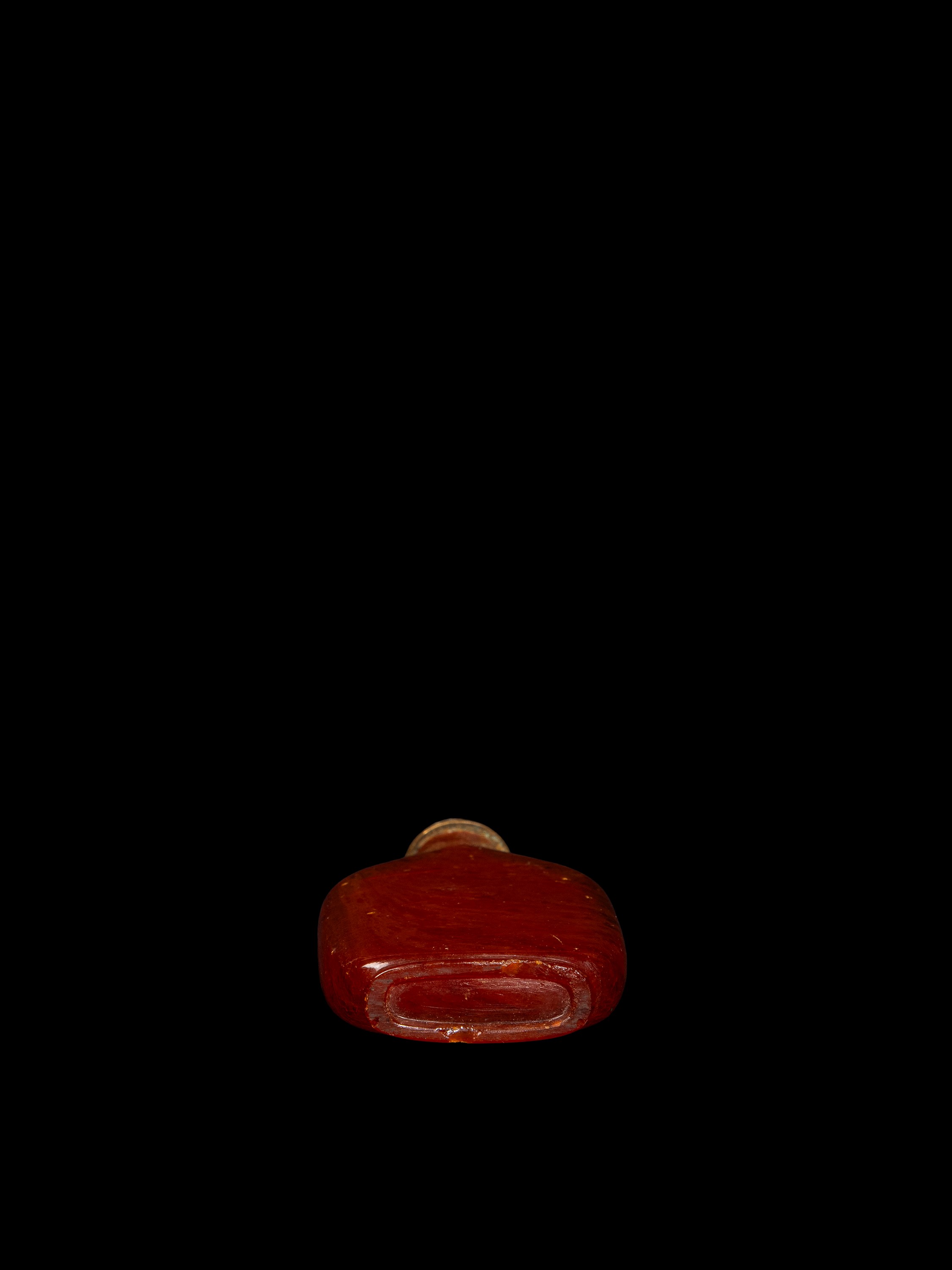 SNUFF BOTTLE IN AMBRA
