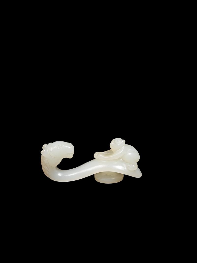 PICCOLA FIBBIA IN GIADA BIANCA