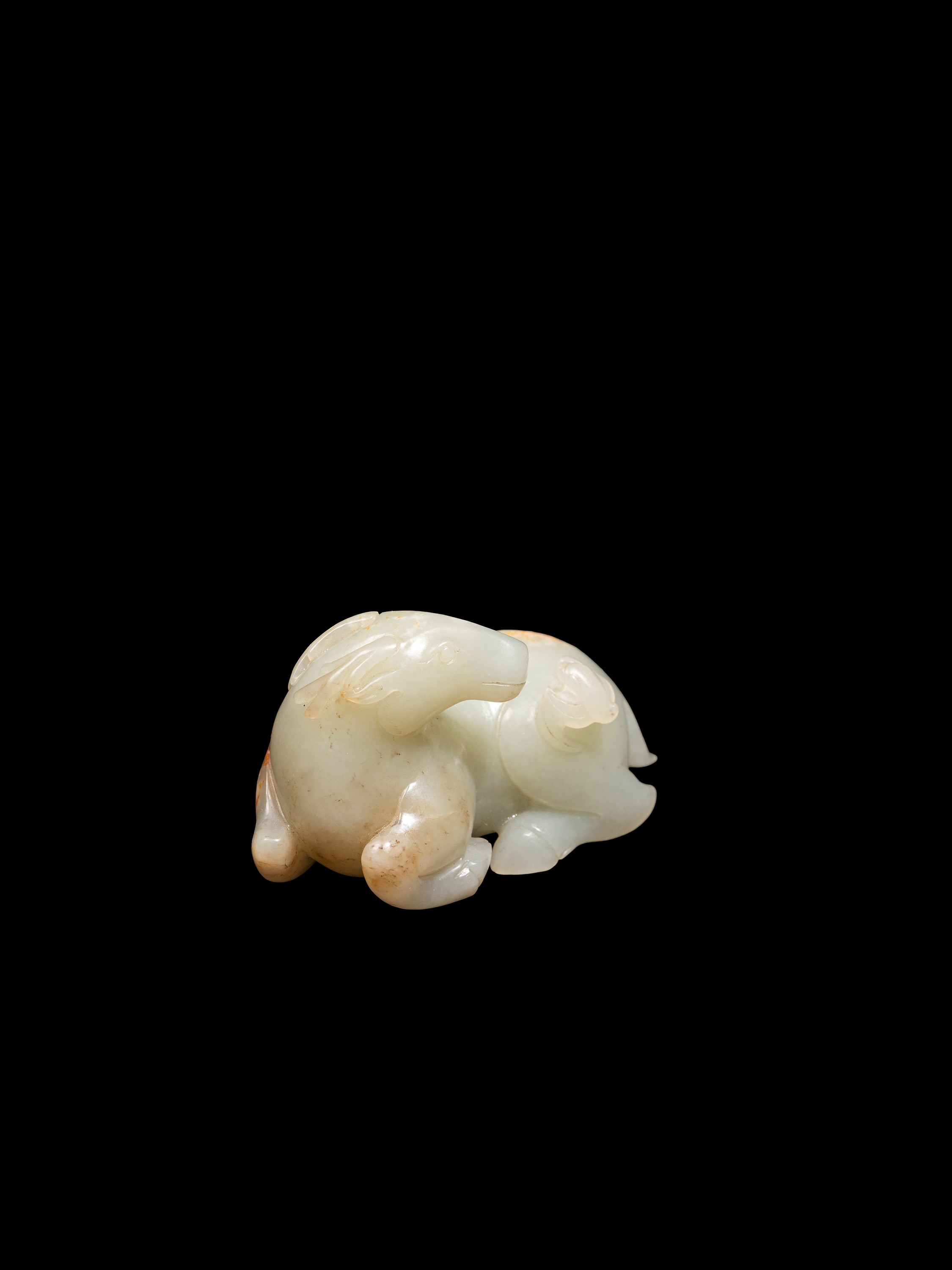 FIGURA IN GIADA BIANCA E RUGGINE