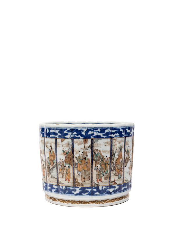 A PORCELAIN BRUSHWASHER