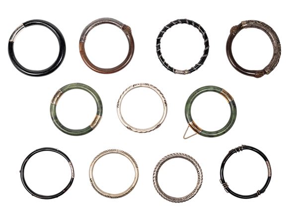 UNDICI BRACCIALI IN ARGENTO METALLO E PIETRE DURE