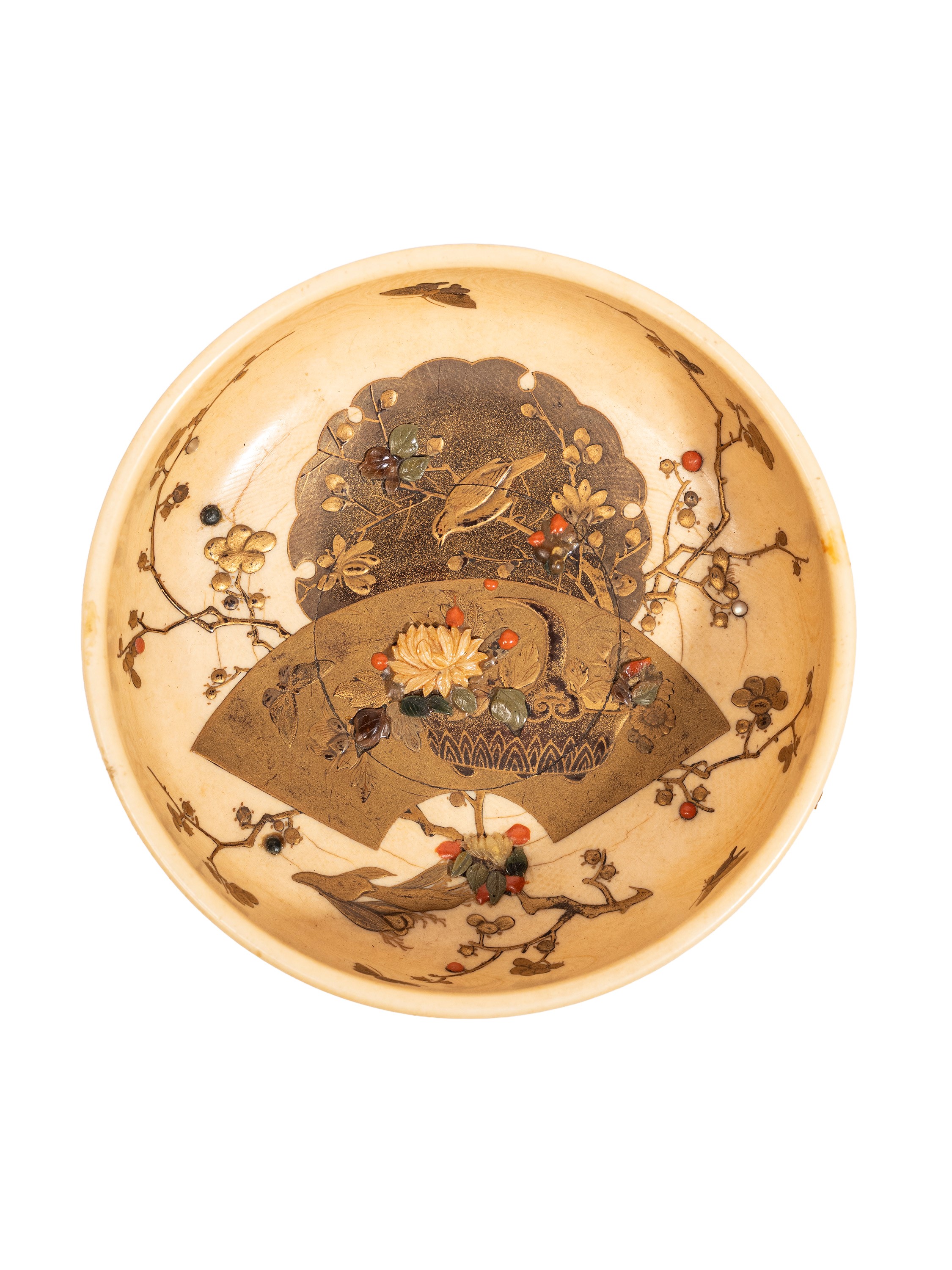 Giappone (periodo Meiji, fine XIX secolo), Ciotola in avorio Shibayama con intarsi in madreperla ...