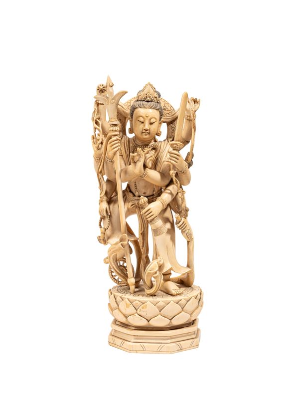 ☼AN IVORY SCULPTURE