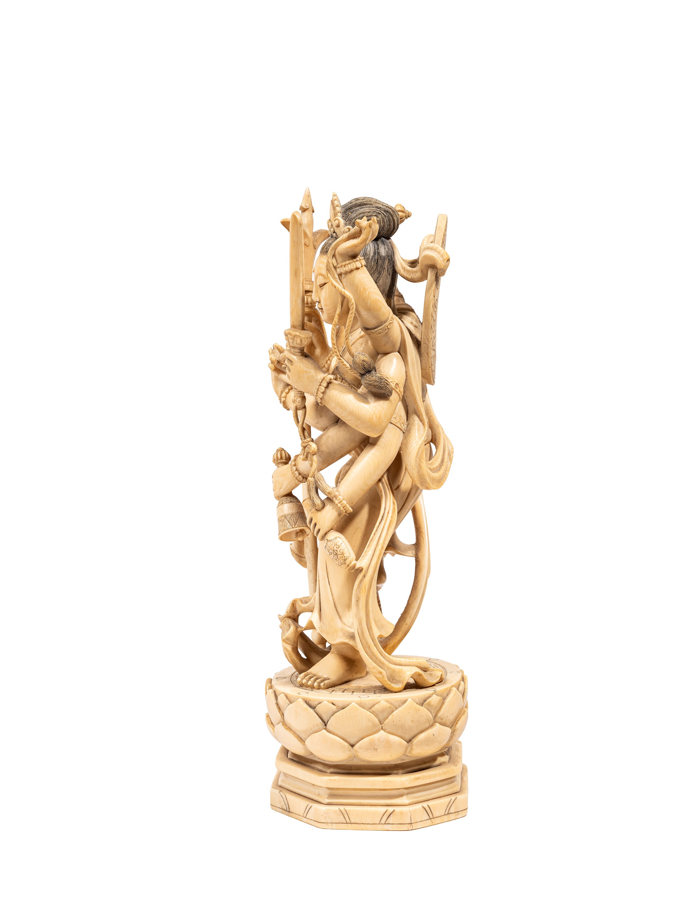 Scultura in avorio, Divinità a dieci braccia, Cina dinastia Qing (fine XIX secolo)