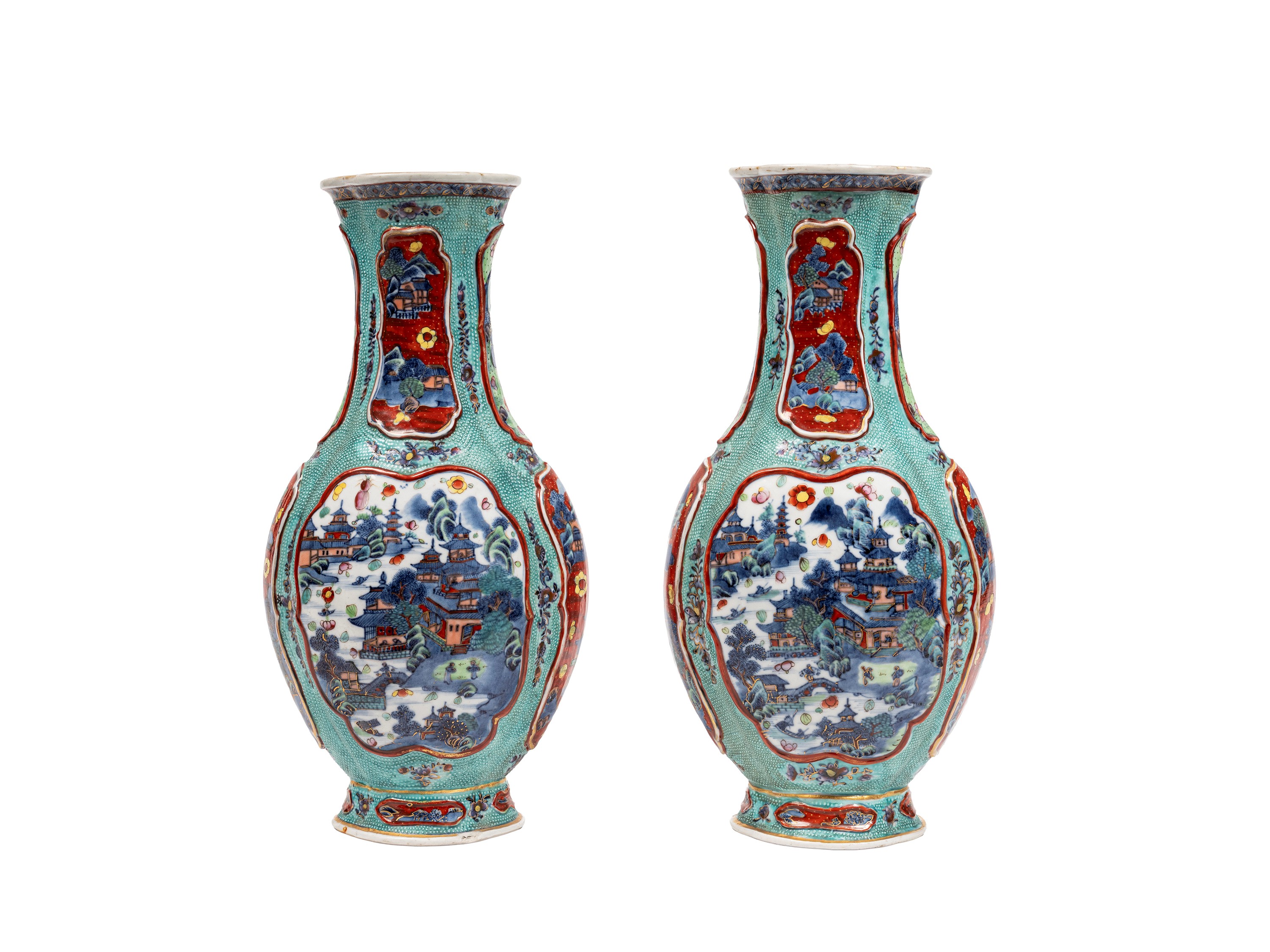Cina (dinastia Qing, periodo Qianlong), Coppia di vasi in porcellana policroma