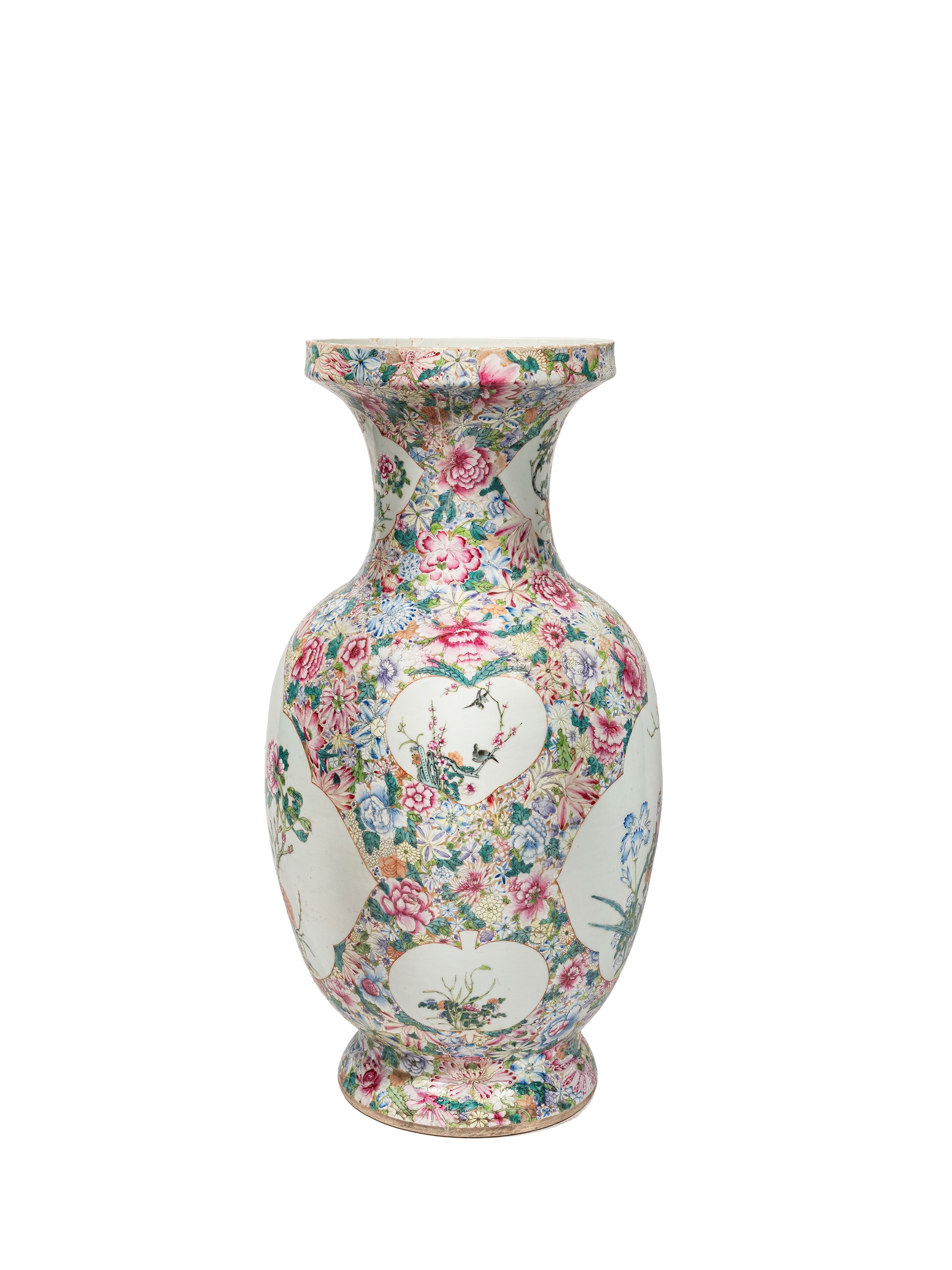 Cina, Vaso millefiori in porcellana decorata a riserve polilobate